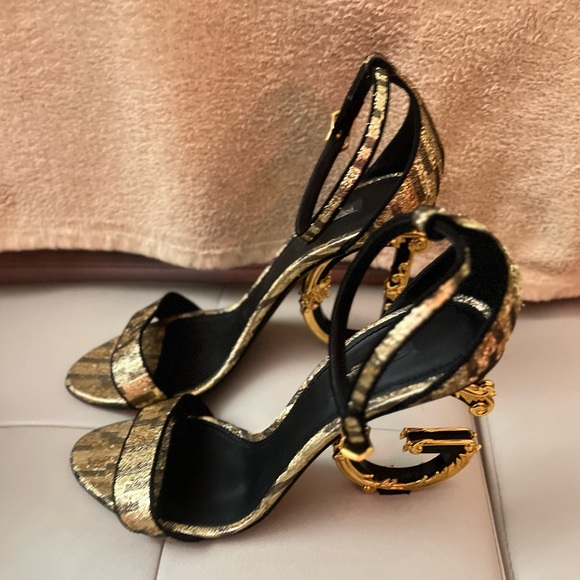 Dolce & Gabbana Logo Embellished Heel Sandals - Picture 2 of 10